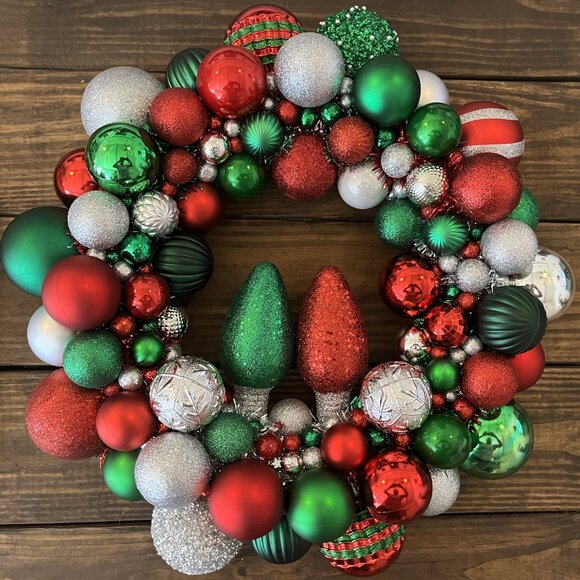 Handmade Red & Green Shatterproof Ball Wreath  2 Large Glittered Light Bulbs - Picture 11 of 16